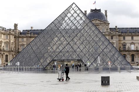 security guard slaps kid at louis vuitton|This is Disgusting! Boy Slapped by Louis Vuitton Security Guard .